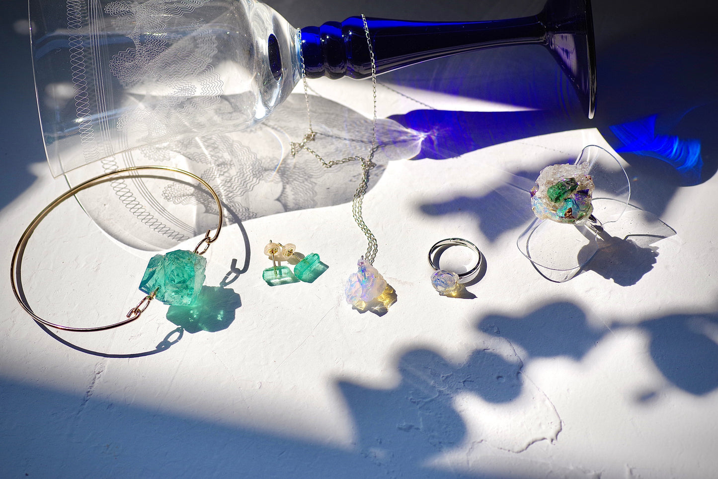 Emerald Raw Stone 18K Earrings - One of a Kind — handmade natural mineral jewelry by TROZO, made in Japan (view 9)