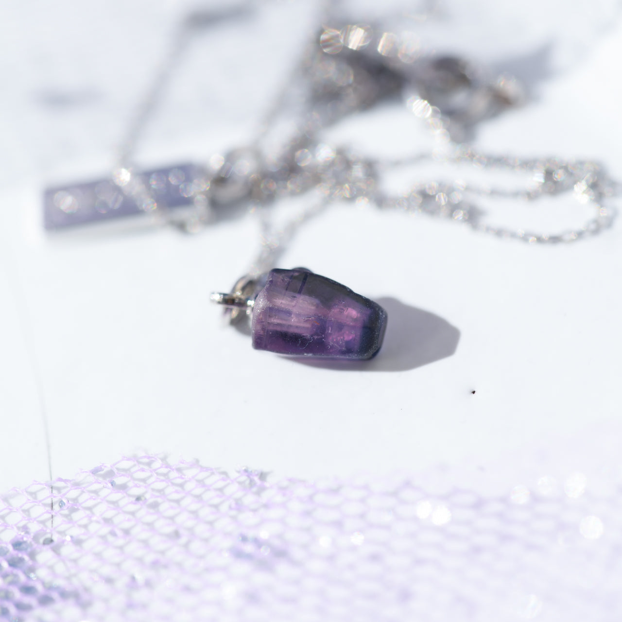 [One of a kind] Bicolor Sapphire Raw Stone Platinum Necklace | Handmade Natural Stone Jewelry [Twilight Collection]