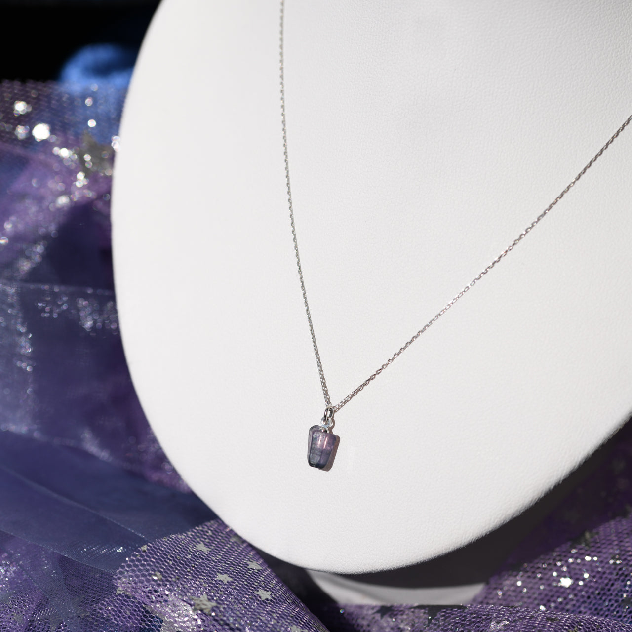 [One of a kind] Bicolor Sapphire Raw Stone Platinum Necklace | Handmade Natural Stone Jewelry [Twilight Collection]