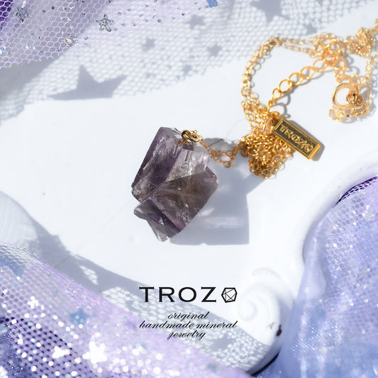 [One of a kind] Purple Rain Fluorite Raw Stone 14kgf Necklace | Handmade Natural Stone Jewelry [Twilight Collection]