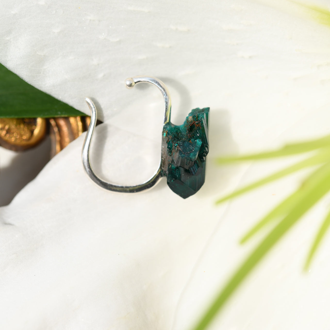 [One of a kind] Dioptase Raw Stone Ear Cuff | Handmade Natural Stone Jewelry [Fairy Tale Collection]