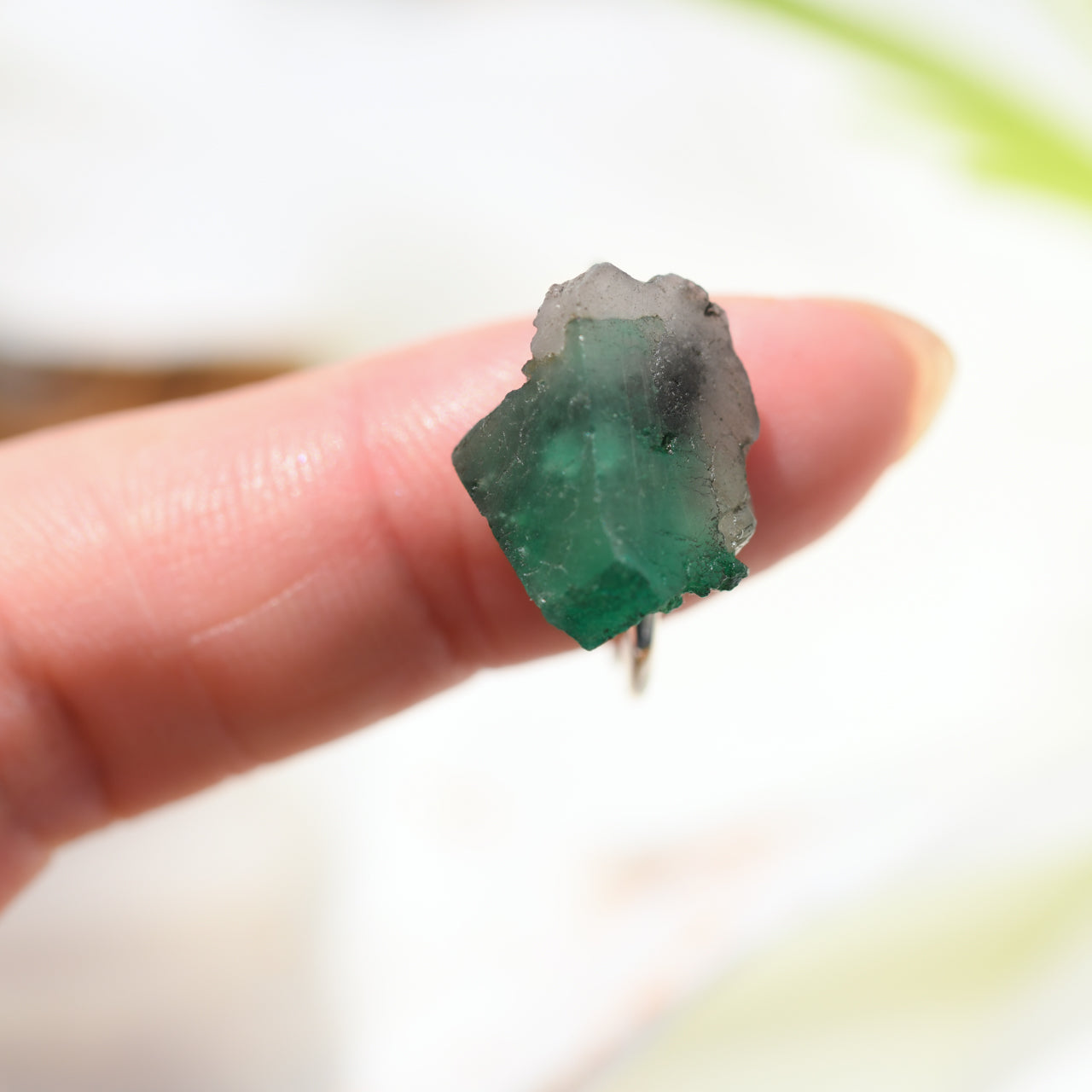 [One of a kind] Emerald Raw Stone Ear Cuff | Handmade Natural Stone Jewelry [Fairy Tale Collection]