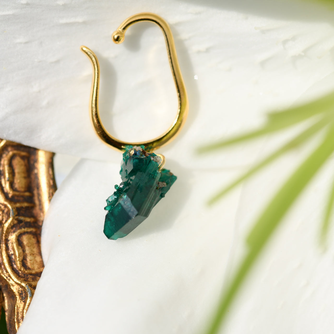 [One of a kind] Dioptase Raw Stone Ear Cuff | Handmade Natural Stone Jewelry [Fairy Tale Collection]