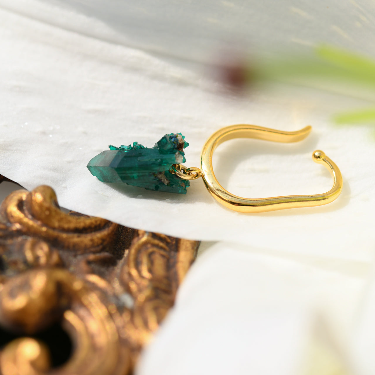 [One of a kind] Dioptase Raw Stone Ear Cuff | Handmade Natural Stone Jewelry [Fairy Tale Collection]