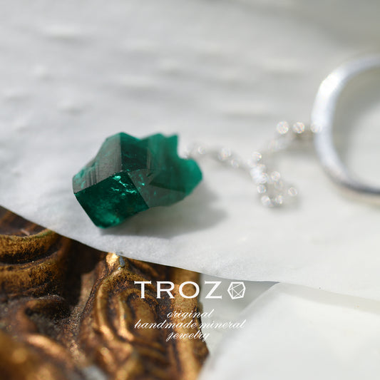 [One of a kind] Dioptase Raw Stone Ear Cuff | Handmade Natural Stone Jewelry [Fairy Tale Collection]