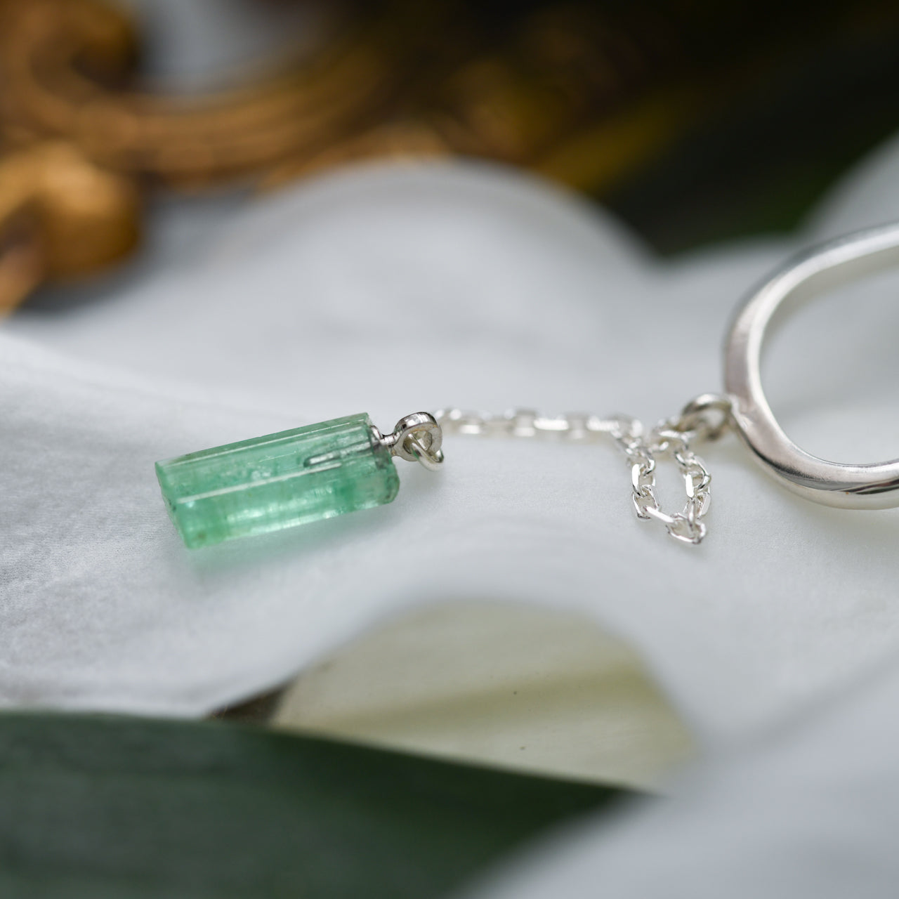 [One of a kind] Emerald Raw Stone Ear Cuff | Handmade Natural Stone Jewelry [Fairy Tale Collection]