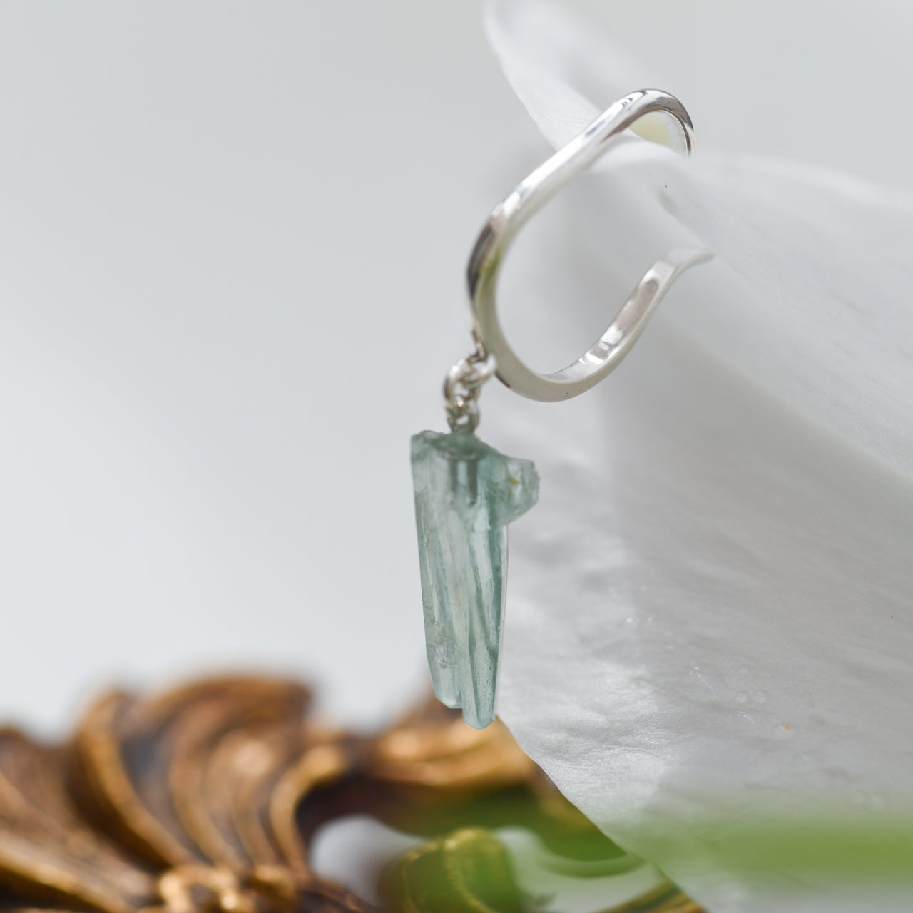 [One of a kind] Aquamarine Raw Stone Ear Cuff | Handmade Natural Stone Jewelry [Fairy Tale Collection]