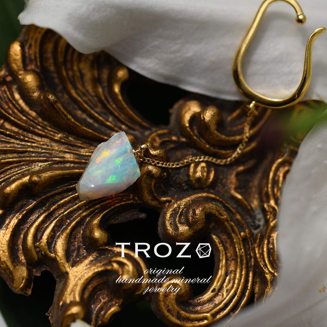 [One of a kind] Opal Raw Stone Ear Cuff | Handmade Natural Stone Jewelry [Fairy Tale Collection]