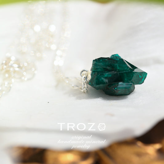 [One of a kind] Dioptase Raw Stone Necklace | Handmade Natural Stone Jewelry [Fairy Tale Collection]