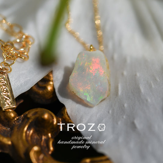 [One of a kind] Opal Raw Stone Necklace | Handmade Natural Stone Jewelry [Fairy Tale Collection]