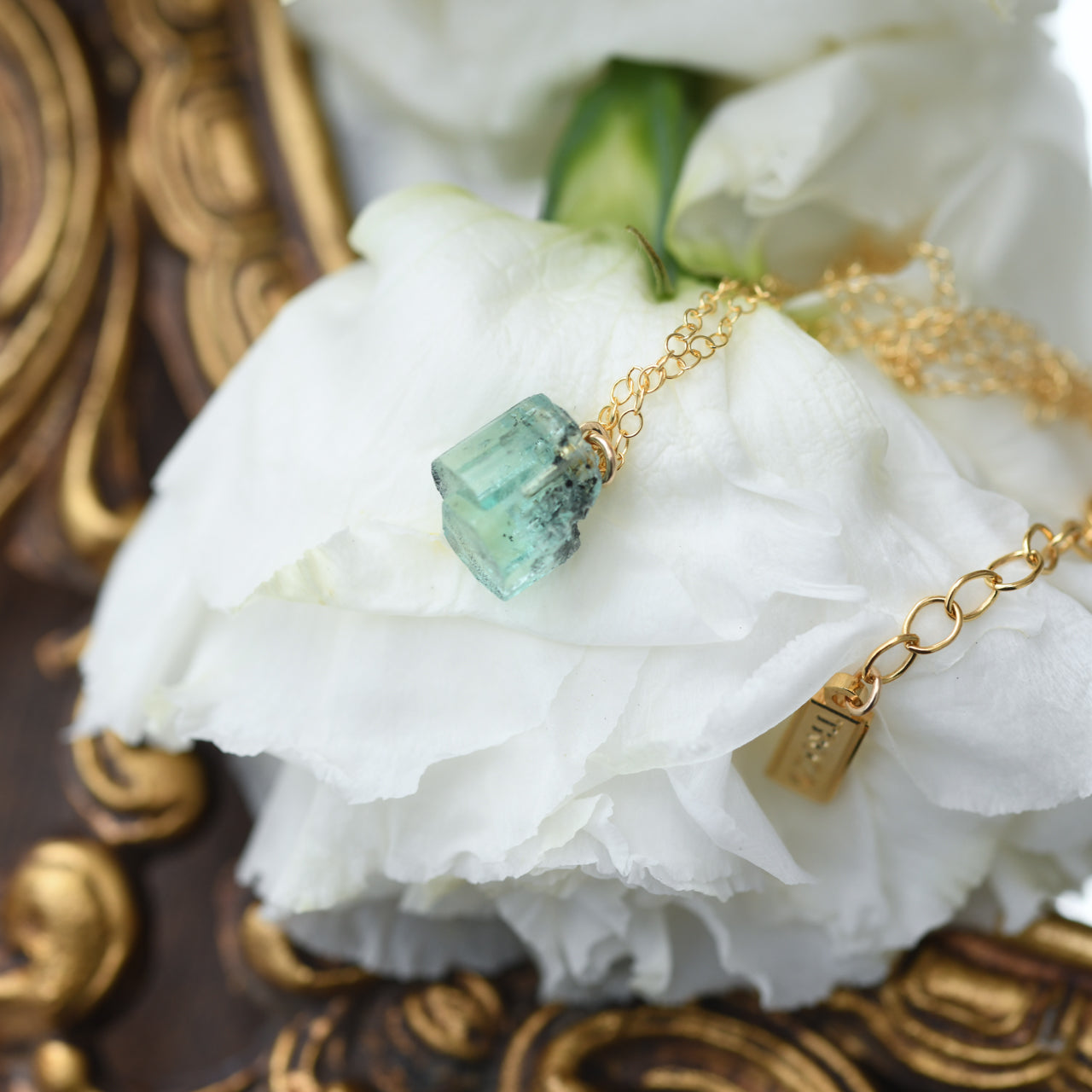 [One of a kind] Emerald Raw Stone Necklace | Handmade Natural Stone Jewelry [Fairy Tale Collection]