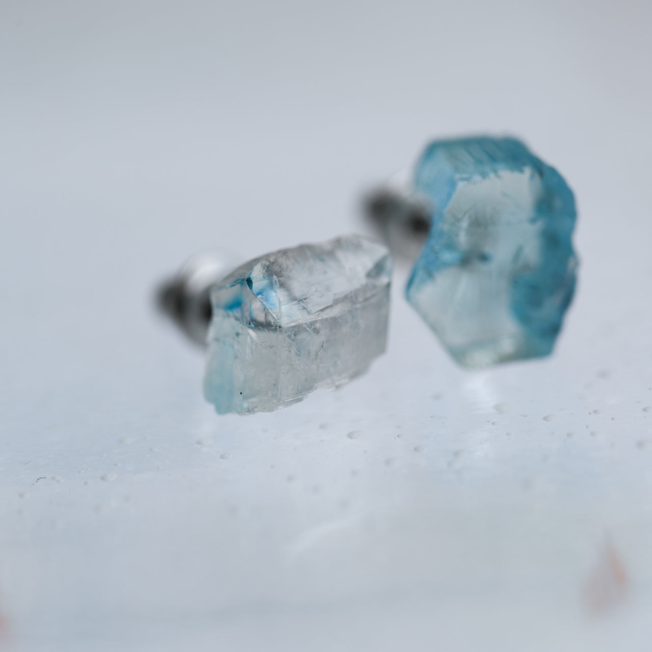 [One of a kind] Aquamarine × Euclase Raw Stone Earrings | Handmade Natural Stone Jewelry [Heat Collection]