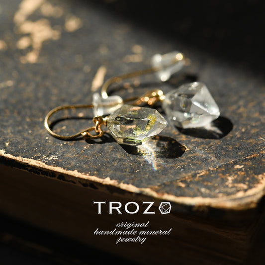Oil-in-Quartz Raw Stone 14KGF Earrings - One of a Kind - handmade natural mineral jewelry by TROZO, made in Japan (view 1)