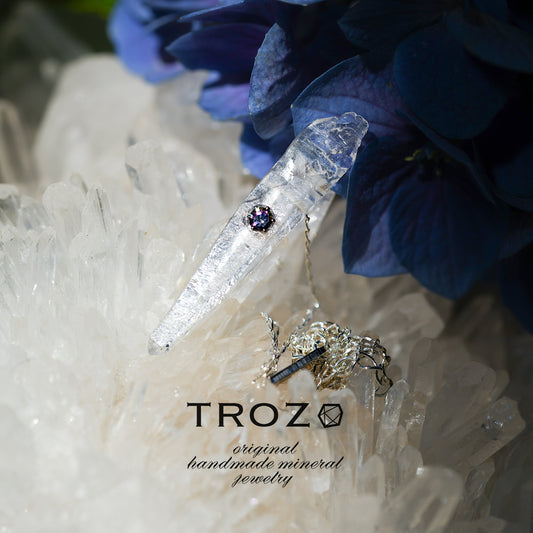 Quartz x Mystic Topaz Raw Stone Necklace - One of a Kind - handmade natural mineral jewelry by TROZO, made in Japan (view 1)