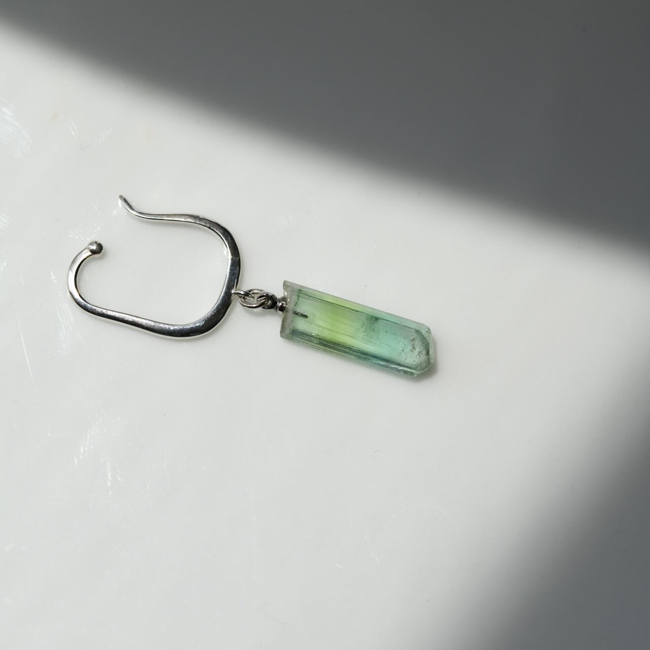 [One of a kind] Tourmaline Raw Stone Sterling Silver Ear Cuff | Handmade Natural Stone Jewelry [Tourmalin Fest]