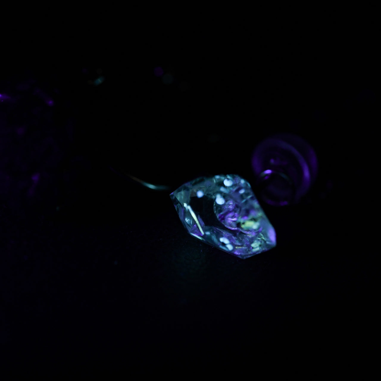 Oil-in-Quartz x Azurite Raw Stone Ear Cuff & Earrings - One of a Kind - handmade natural mineral jewelry by TROZO, made in Japan (view 7)