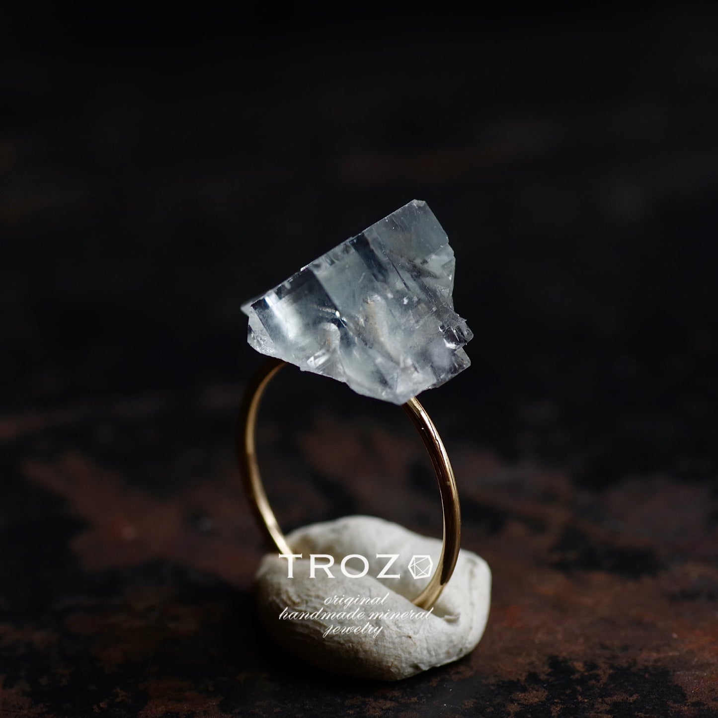 [One of a kind] Fluorite Raw Stone Ring | Handmade Natural Stone Jewelry [Silent Crystal Collection]