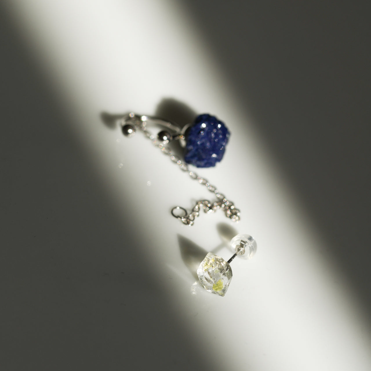 Oil-in-Quartz x Azurite Raw Stone Ear Cuff & Earrings - One of a Kind - handmade natural mineral jewelry by TROZO, made in Japan (view 5)