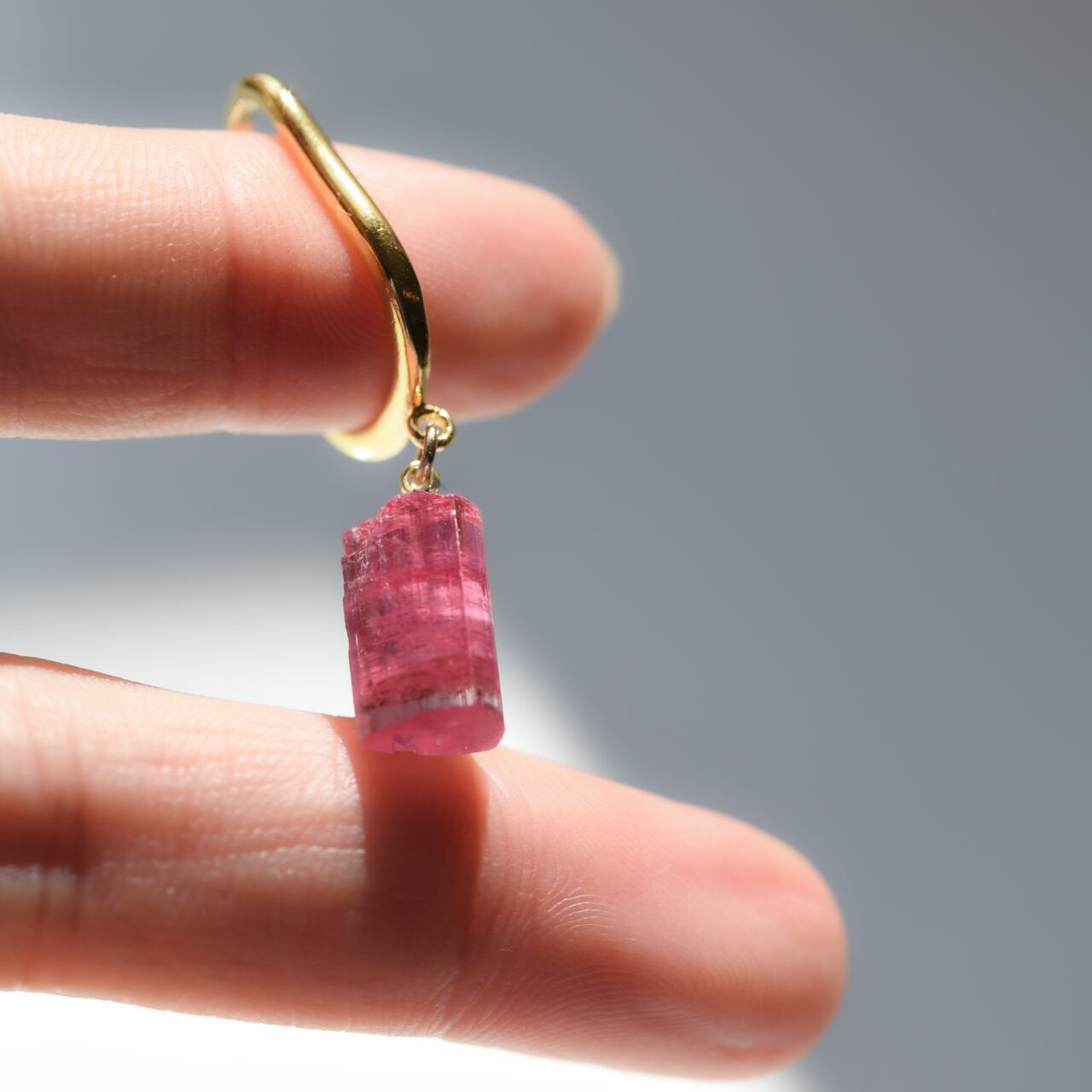 [One of a kind] Tourmaline Raw Stone Ear Cuff | Handmade Natural Stone Jewelry [Tourmalin Fest]