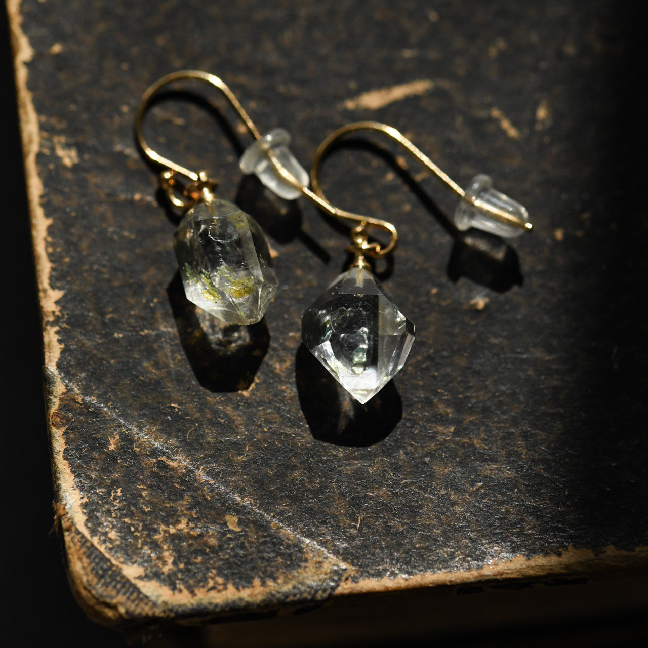 Oil-in-Quartz Raw Stone 14KGF Earrings - One of a Kind - handmade natural mineral jewelry by TROZO, made in Japan (view 6)