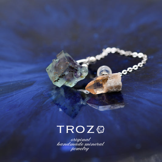 Fluorite x Topaz Raw Stone Ear Cuff - One of a Kind - handmade natural mineral jewelry by TROZO, made in Japan (view 1)