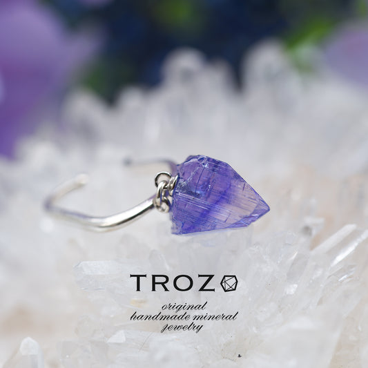 Tanzanite Raw Stone Ear Cuff - One of a Kind - handmade natural mineral jewelry by TROZO, made in Japan (view 1)