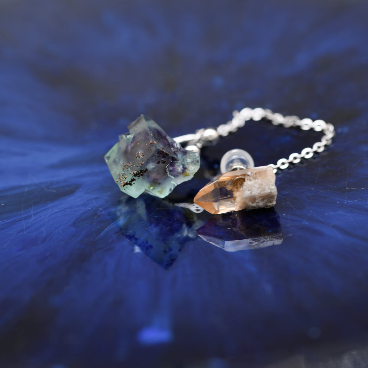 Fluorite x Topaz Raw Stone Ear Cuff - One of a Kind - handmade natural mineral jewelry by TROZO, made in Japan (view 8)