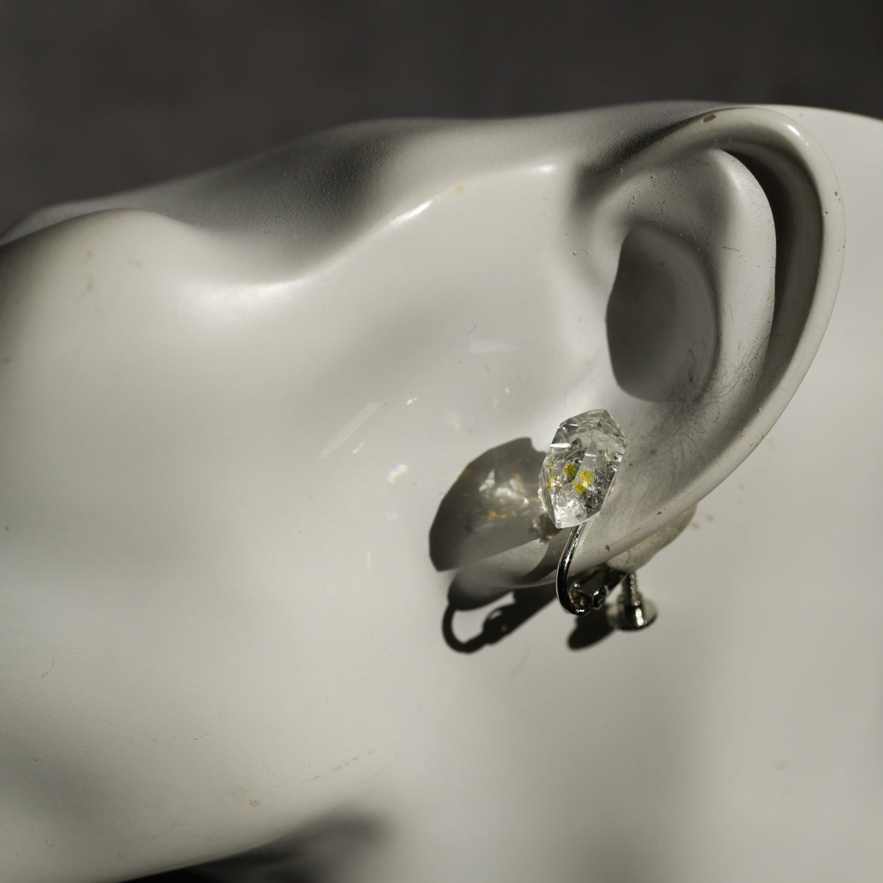 Oil-in-Quartz Raw Stone Clip-On Earrings - One of a Kind - handmade natural mineral jewelry by TROZO, made in Japan (view 8)