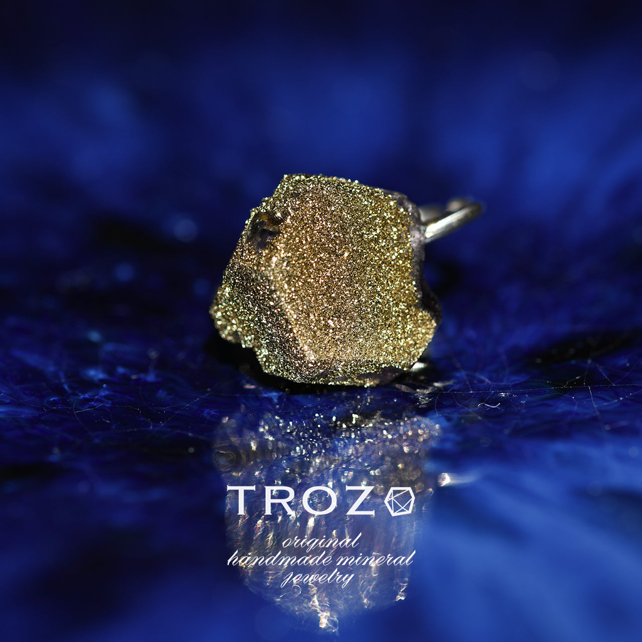 Fluorite Raw Stone Ear Cuff - One of a Kind - handmade natural mineral jewelry by TROZO, made in Japan (view 1)