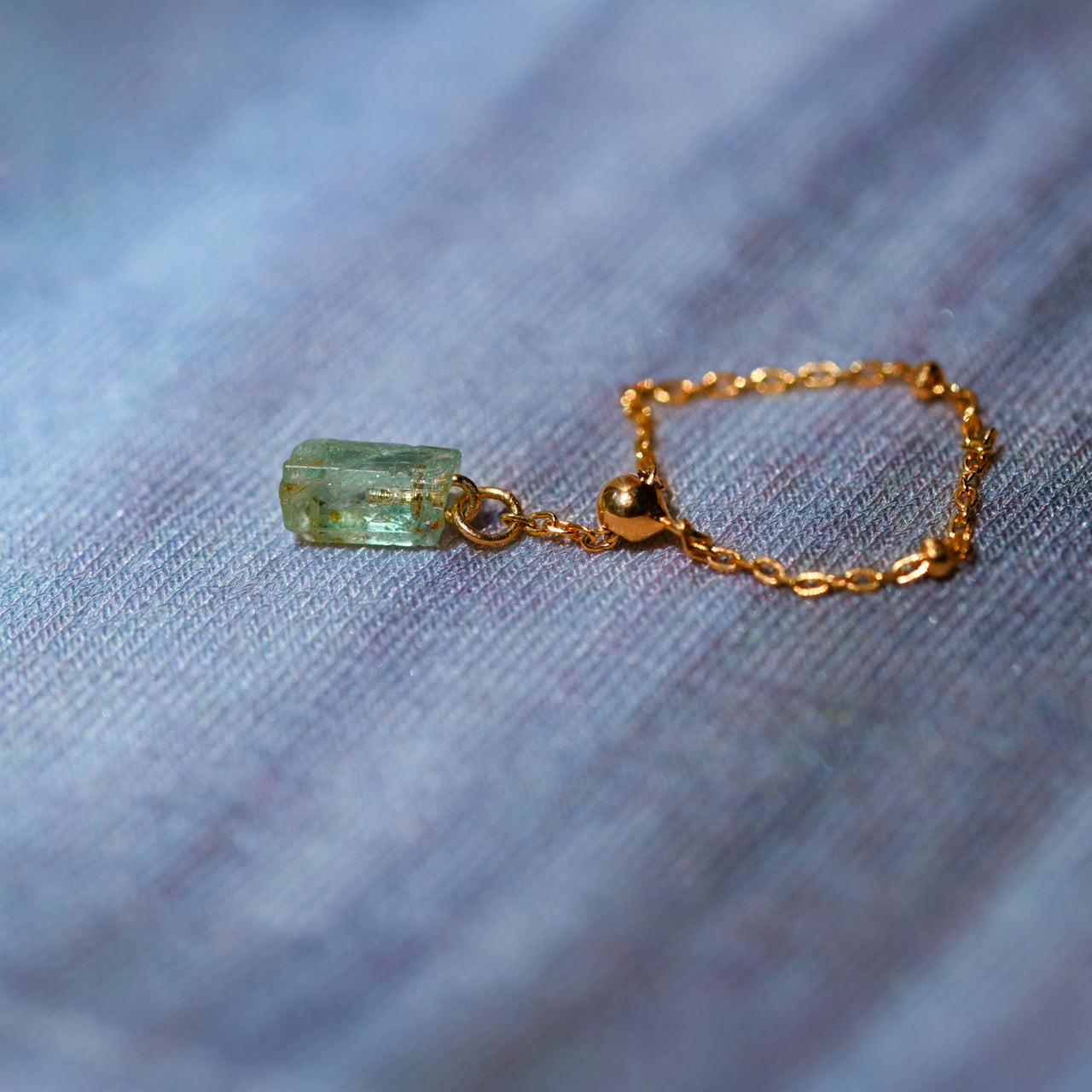 Emerald Raw Stone Ring - One of a Kind - handmade natural mineral jewelry by TROZO, made in Japan (view 5)