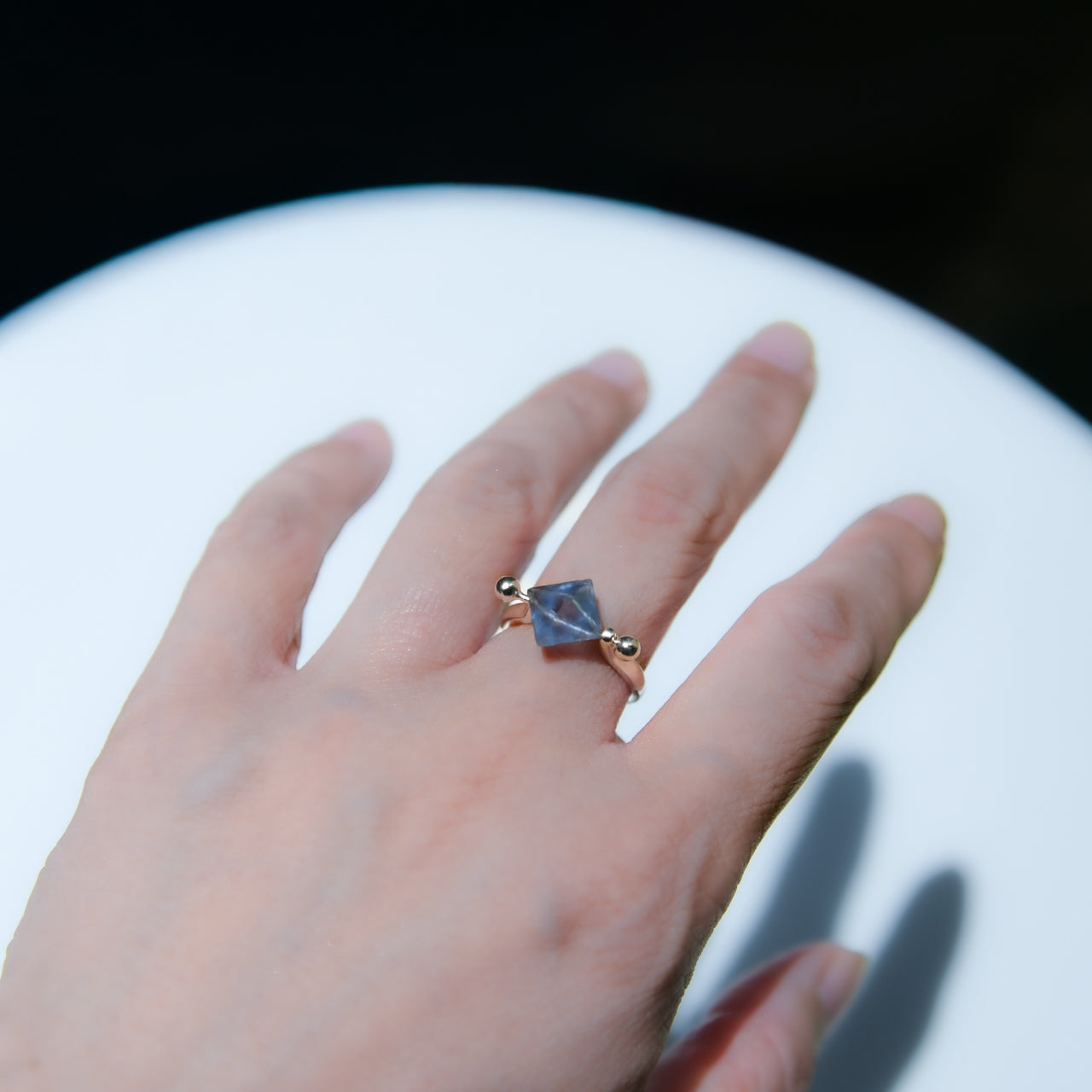 Pierced raw stone ring in 925 sterling silver — handmade natural mineral jewelry by TROZO, made in Japan