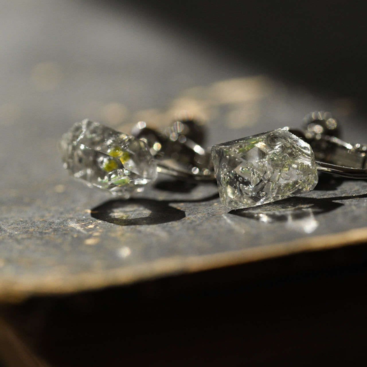 Oil-in-Quartz Raw Stone Clip-On Earrings - One of a Kind - handmade natural mineral jewelry by TROZO, made in Japan (view 5)