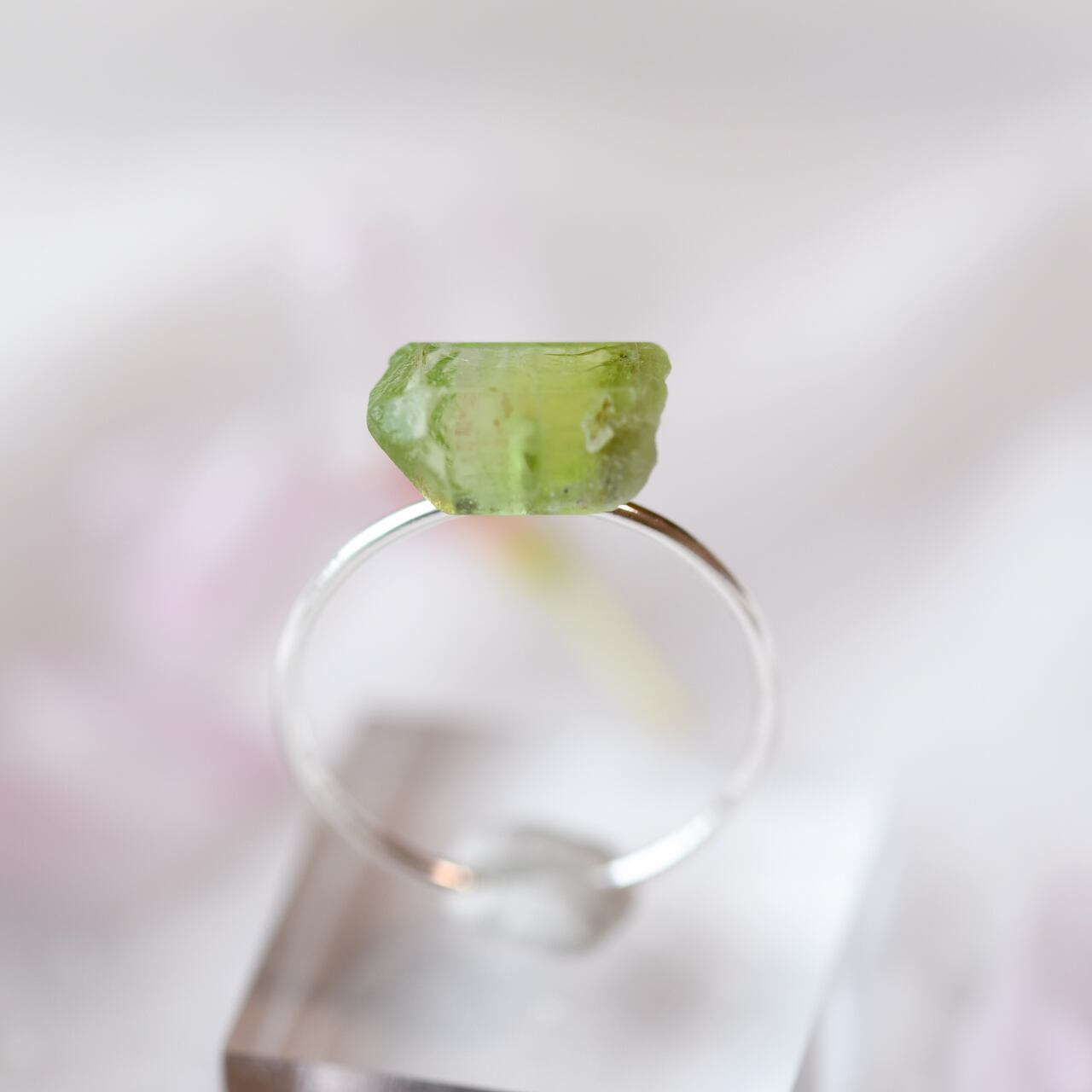 [One of a kind] Peridot Raw Stone Ring | Handmade Natural Stone Jewelry [SAKURA Collection]