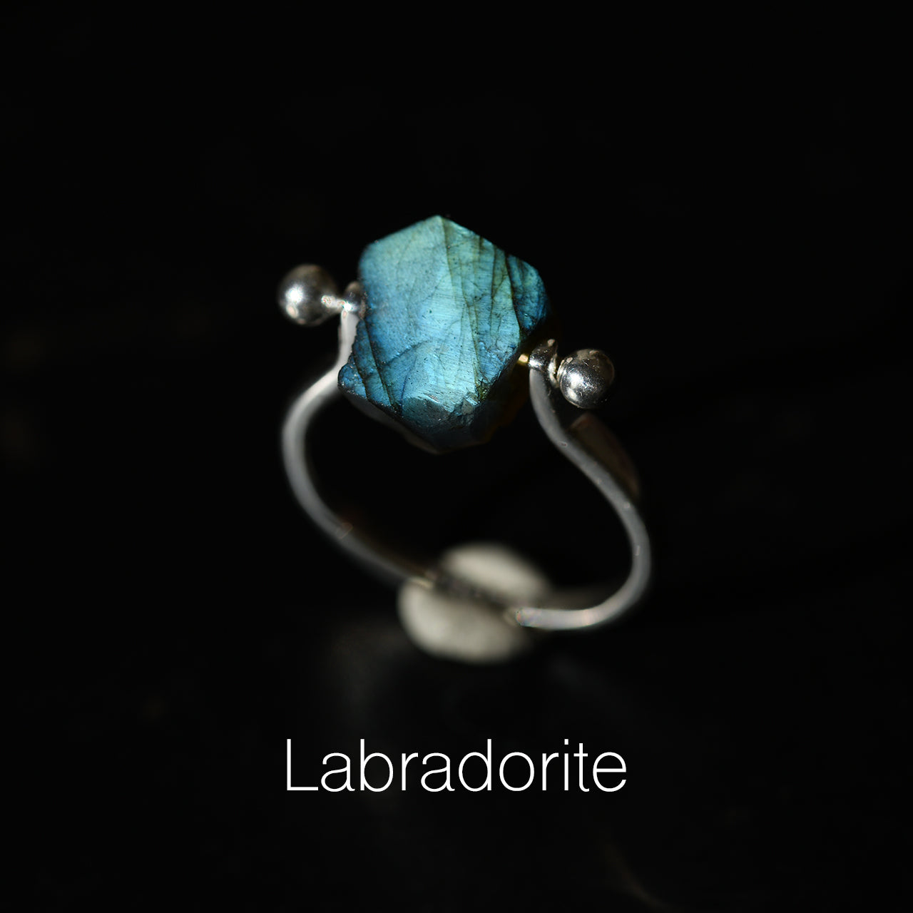 Pierced raw stone ring in 925 sterling silver — handmade natural mineral jewelry by TROZO, made in Japan
