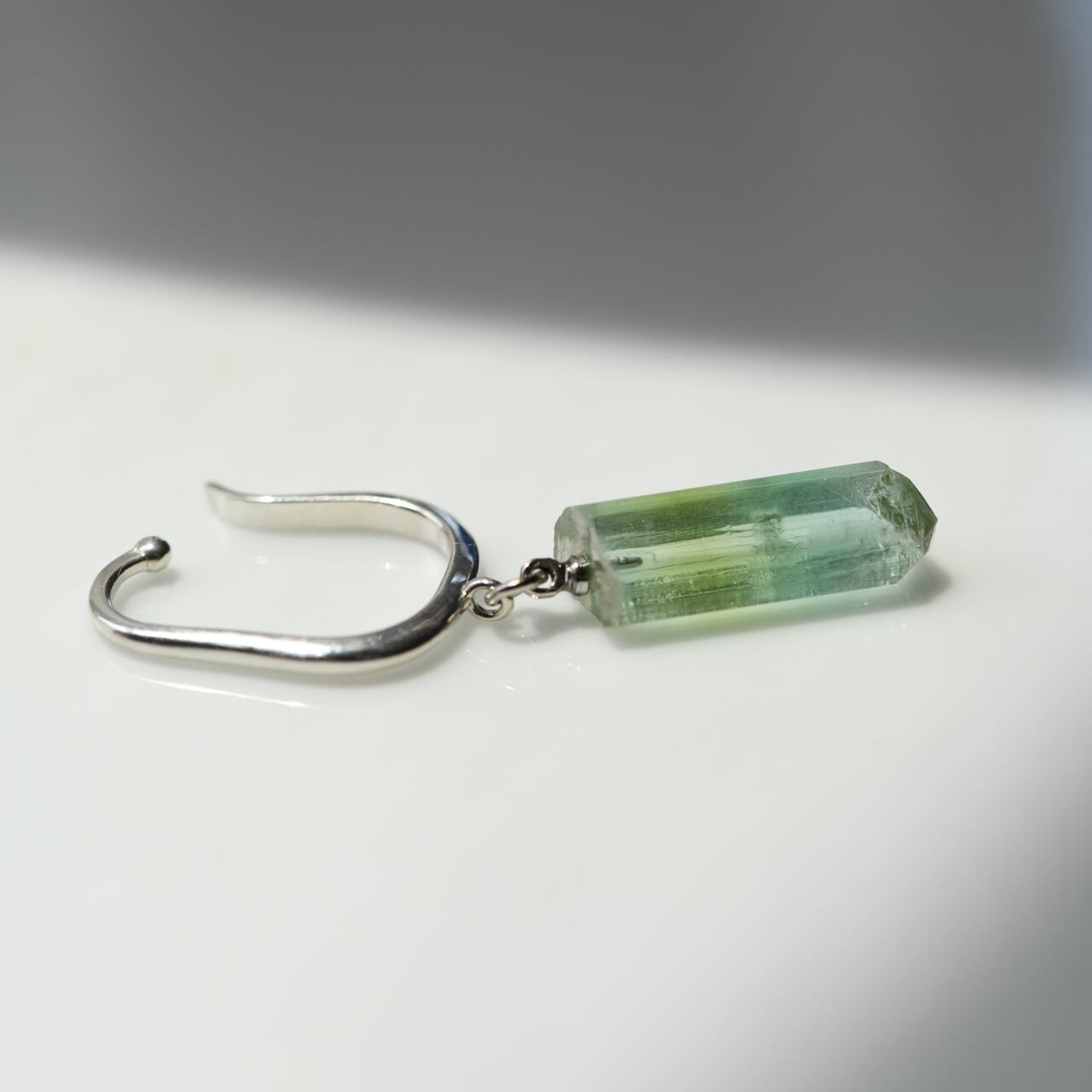 [One of a kind] Tourmaline Raw Stone Sterling Silver Ear Cuff | Handmade Natural Stone Jewelry [Tourmalin Fest]