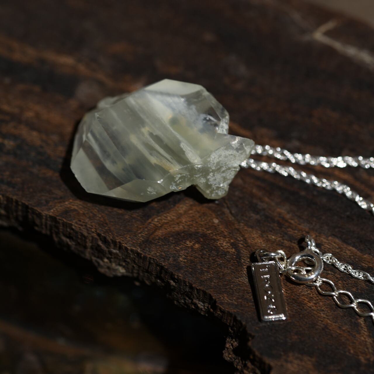 [One of a kind] Farden Quartz Raw Stone Sterling Silver Necklace | Handmade Natural Stone Jewelry [Raindrop Collection]