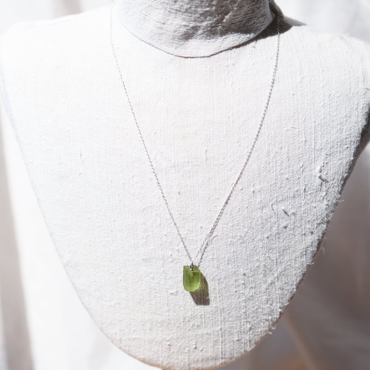 [One of a kind] Peridot Raw Stone Sterling Silver Necklace | Handmade Natural Stone Jewelry [HAMON Collection]