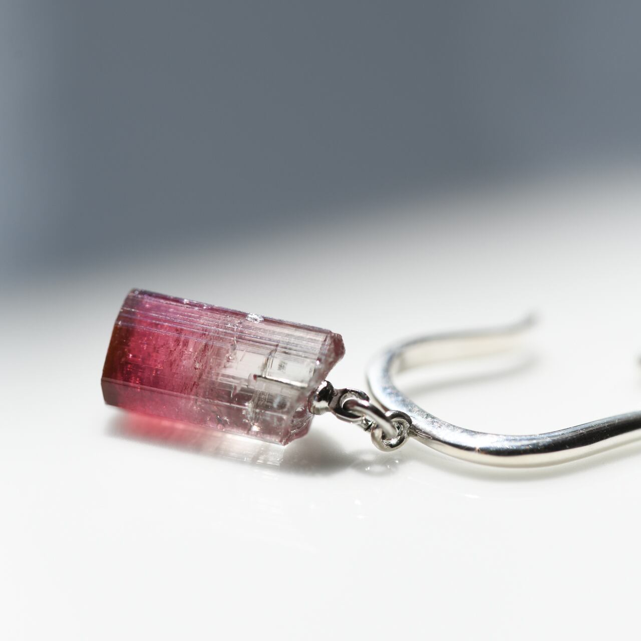 [One of a kind] Tourmaline Raw Stone Sterling Silver Ear Cuff | Handmade Natural Stone Jewelry [Tourmalin Fest]