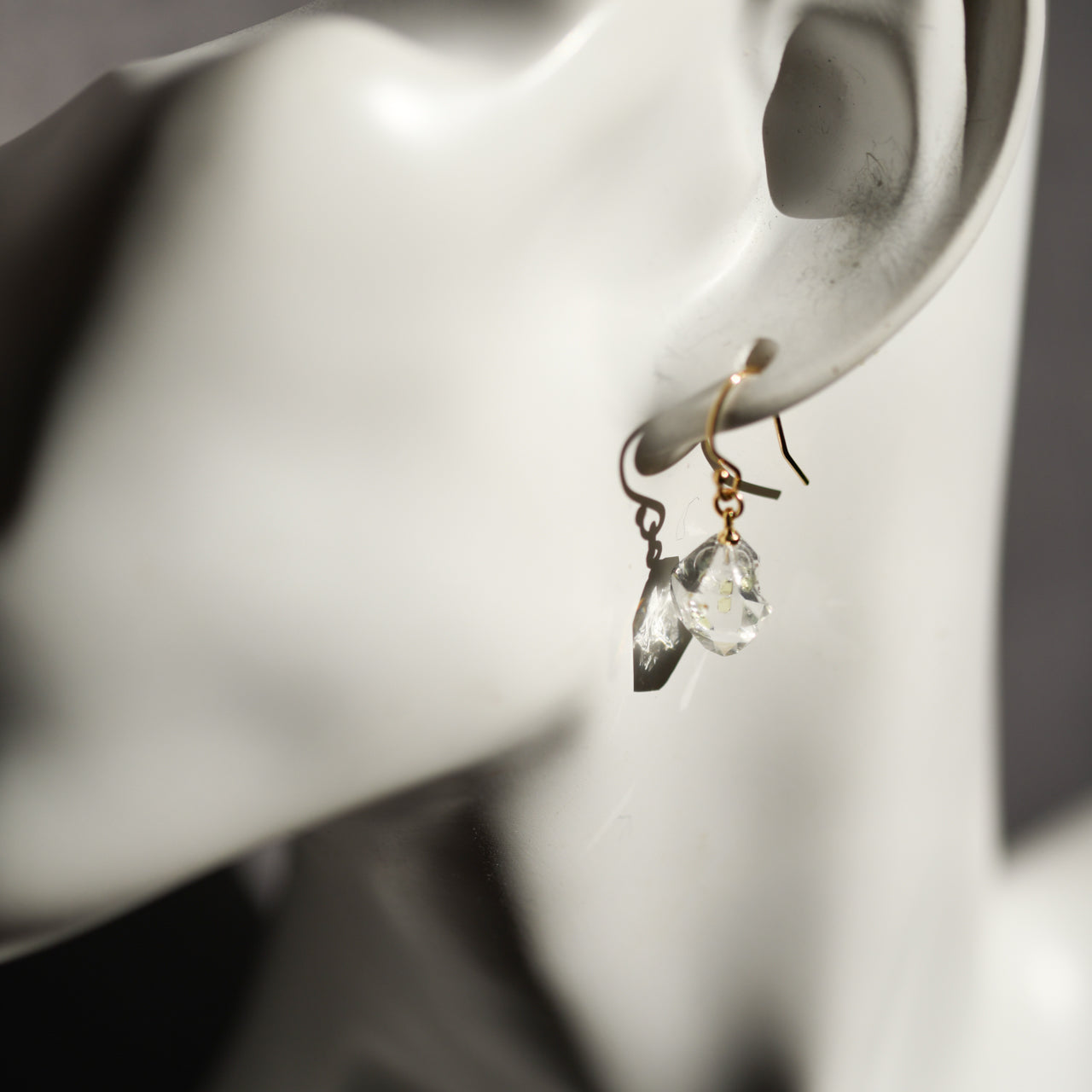 Oil-in-Quartz Raw Stone 14KGF Earrings - One of a Kind - handmade natural mineral jewelry by TROZO, made in Japan (view 8)