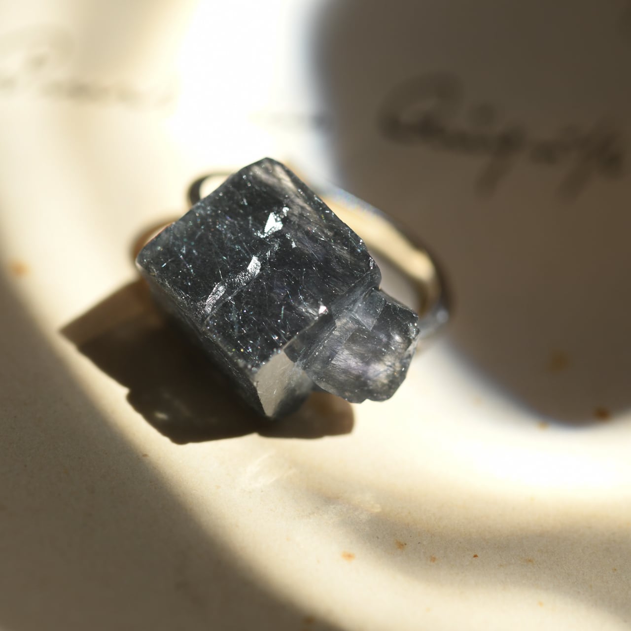 [One of a kind] Fluorite Raw Stone Sterling Silver Ear Cuff | Handmade Natural Stone Jewelry [Black Majic Collection]