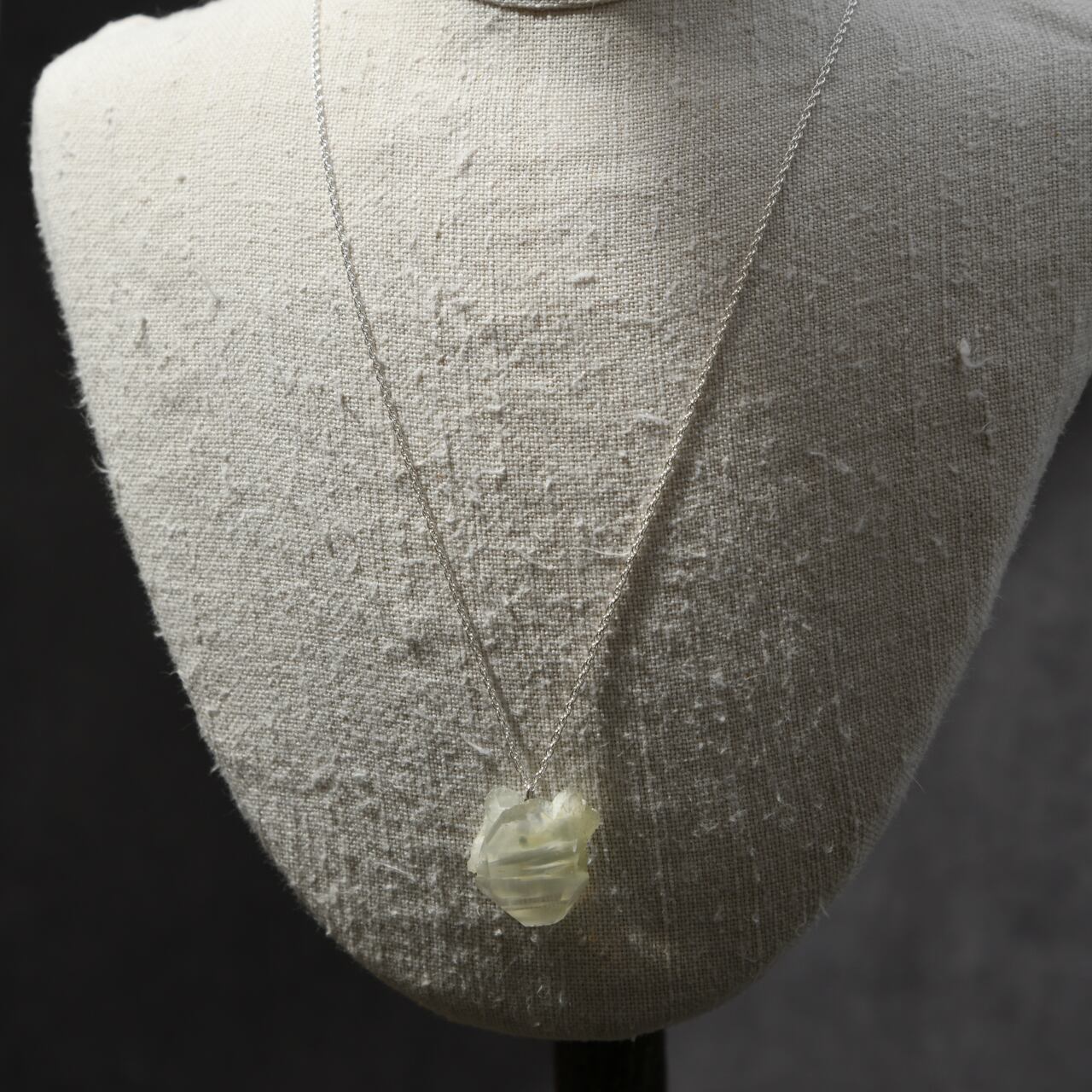 [One of a kind] Farden Quartz Raw Stone Sterling Silver Necklace | Handmade Natural Stone Jewelry [Raindrop Collection]