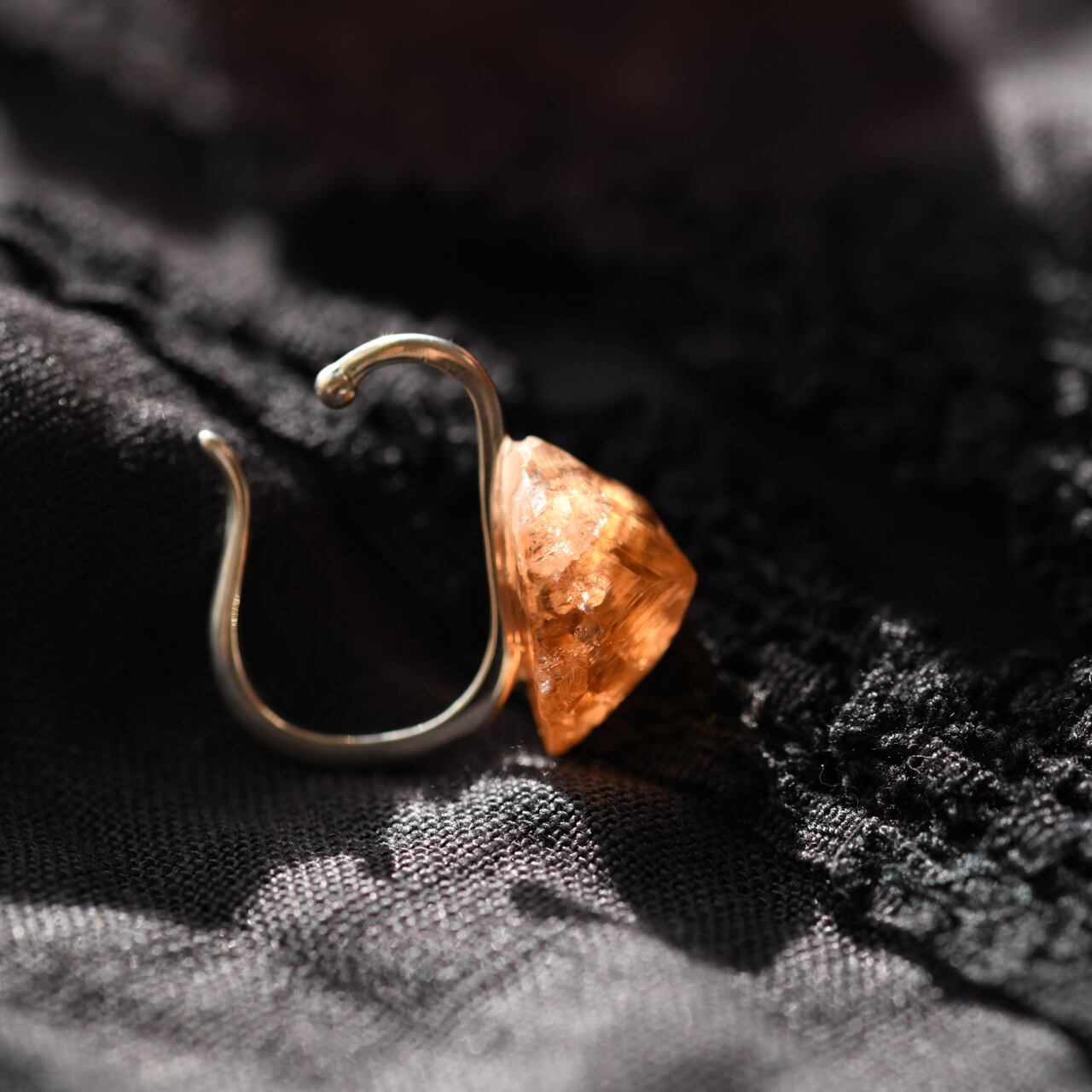 [One of a kind] Spessartine Garnet Raw Stone Sterling Silver Ear Cuff | Handmade Natural Stone Jewelry [Poppy Collection]