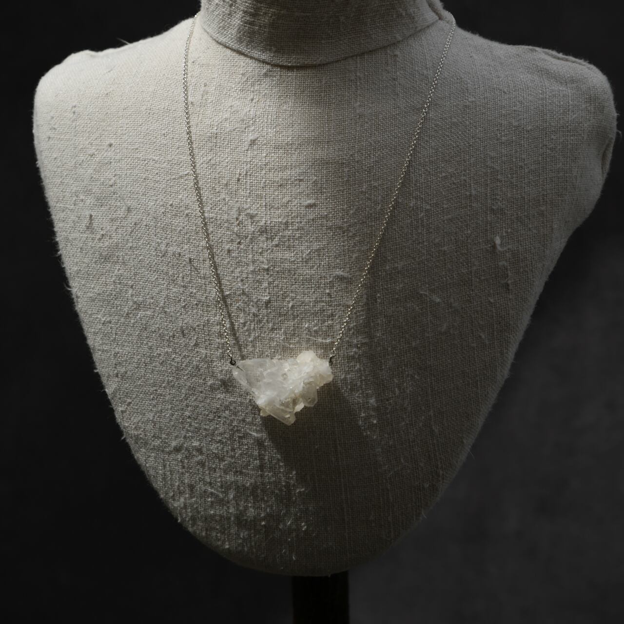 [One of a kind] Farden Quartz Raw Stone Sterling Silver Necklace | Handmade Natural Stone Jewelry [Raindrop Collection]