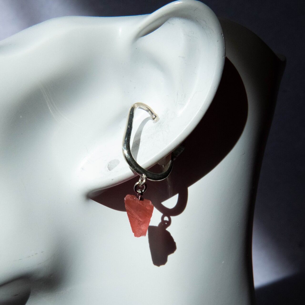 [One of a kind] Rhodochrosite Raw Stone Sterling Silver Ear Cuff | Handmade Natural Stone Jewelry [Blood Moon Collection]