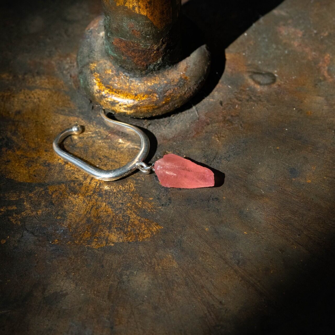 [One of a kind] Rhodochrosite Raw Stone Sterling Silver Ear Cuff | Handmade Natural Stone Jewelry [Blood Moon Collection]