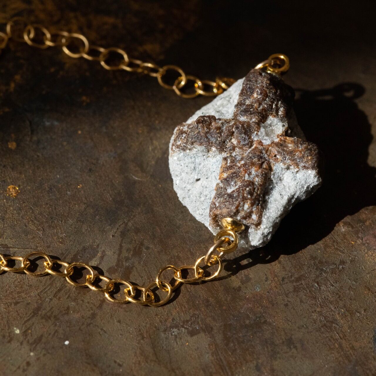 [One of a kind] Staurolite Raw Stone 14kgf Chain Bracelet | Handmade Natural Stone Jewelry [Blood Moon Collection]