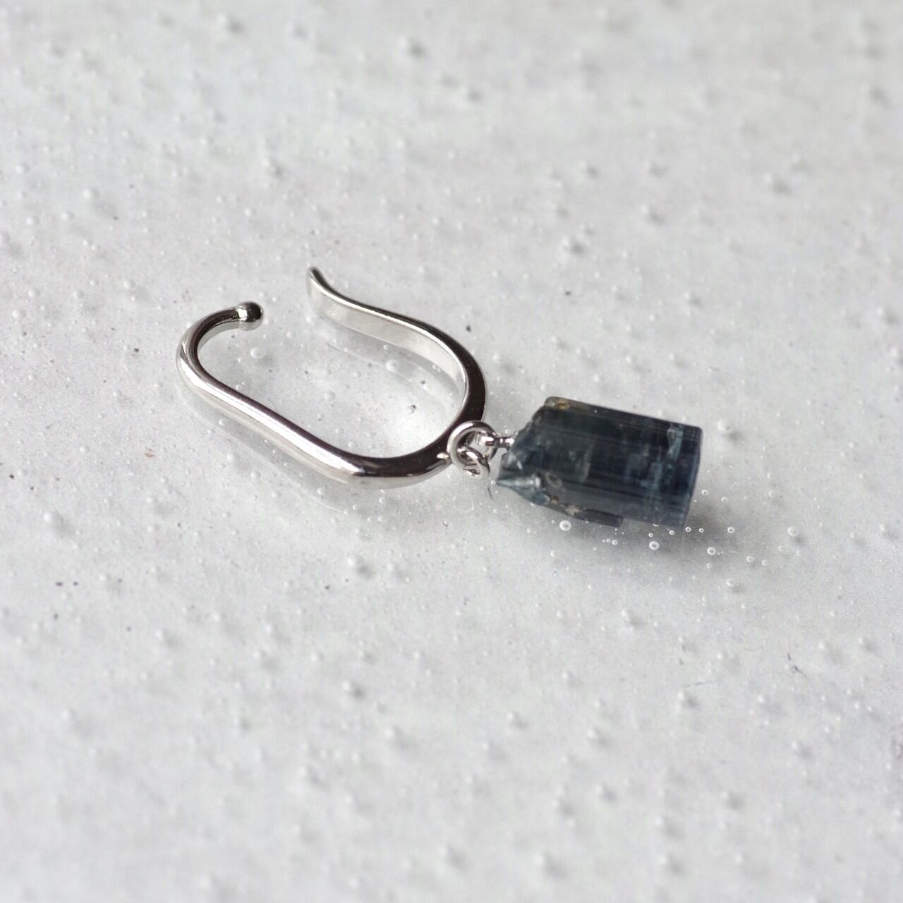 [One of a kind] Indigo Tourmaline Raw Stone Ear Cuff | Handmade Natural Stone Jewelry [HAMON Collection]