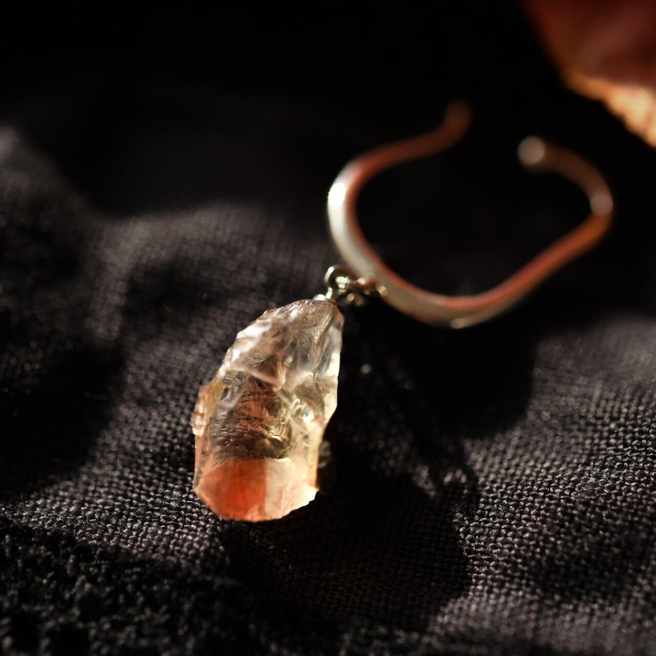 [One of a kind] Oregon Sunstone Raw Stone Sterling Silver Ear Cuff | Handmade Natural Stone Jewelry [Poppy Collection]