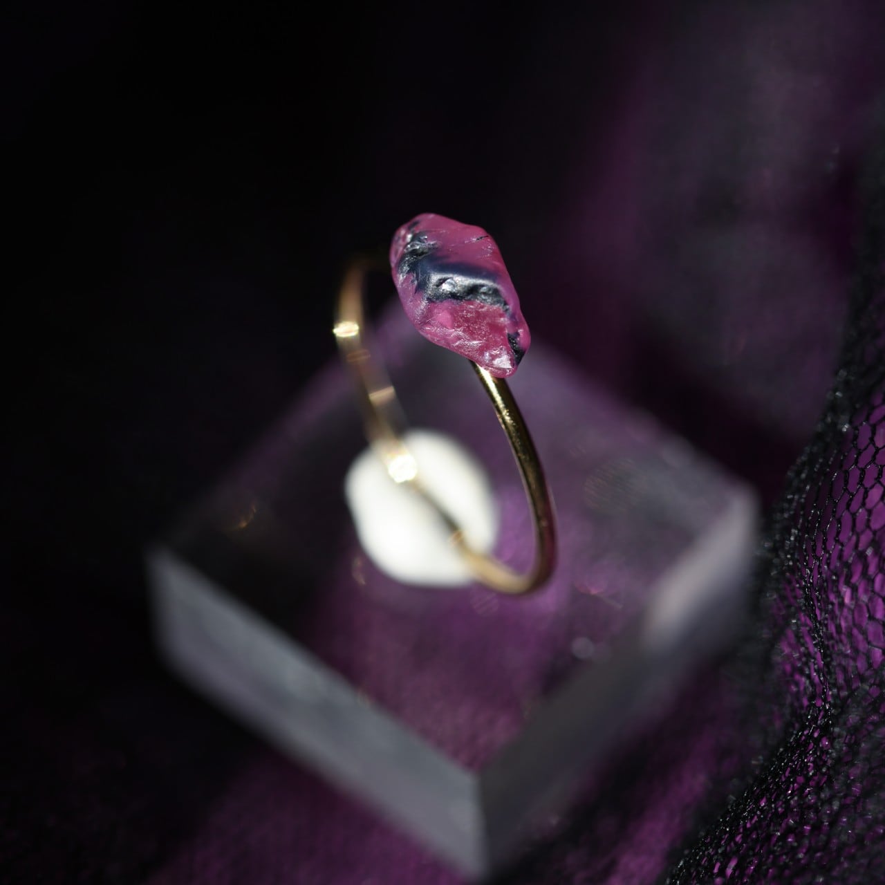 [One of a kind] Winza Sapphire Raw Stone Ring | Handmade Natural Stone Jewelry [Dark Heroine Collection]