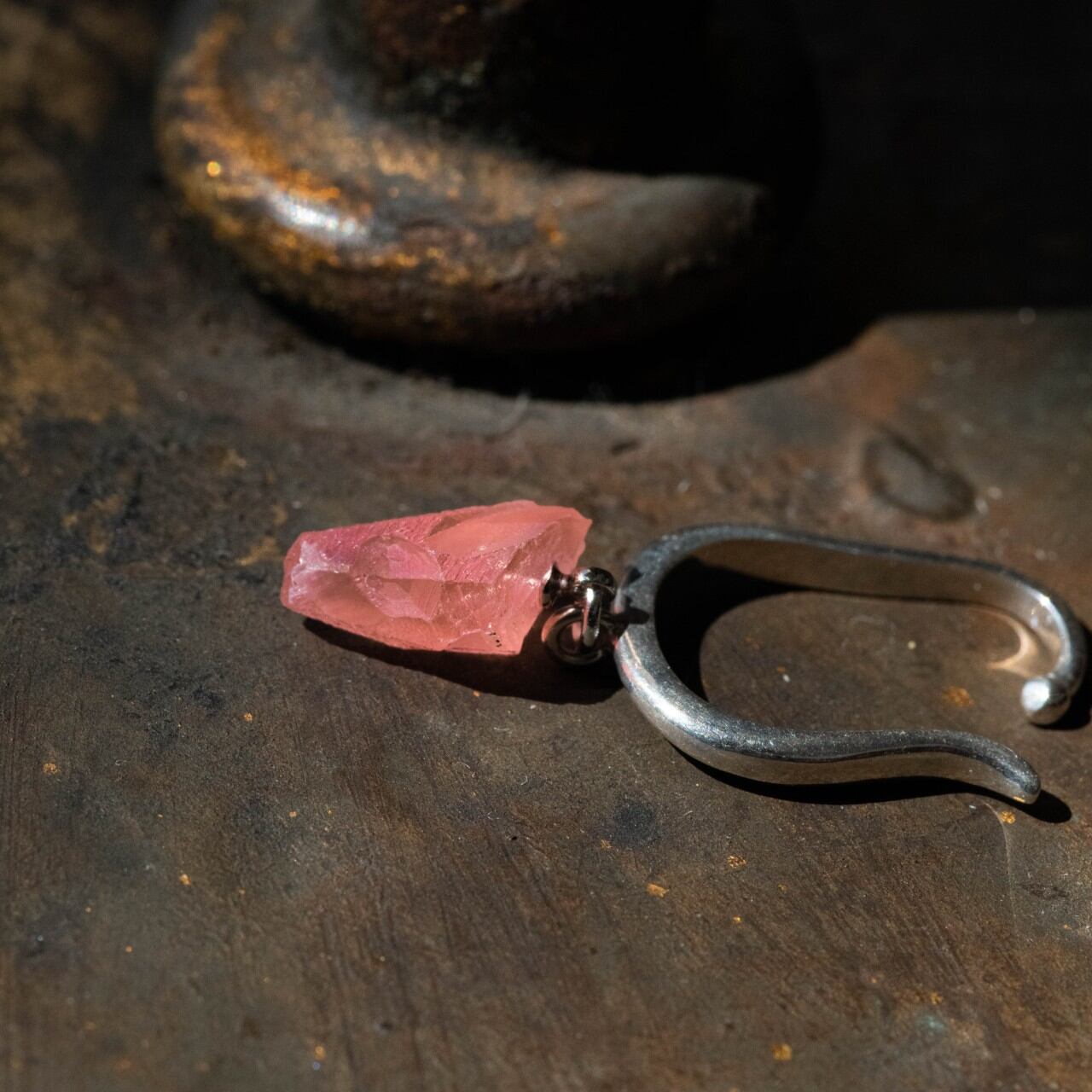 [One of a kind] Rhodochrosite Raw Stone Sterling Silver Ear Cuff | Handmade Natural Stone Jewelry [Blood Moon Collection]